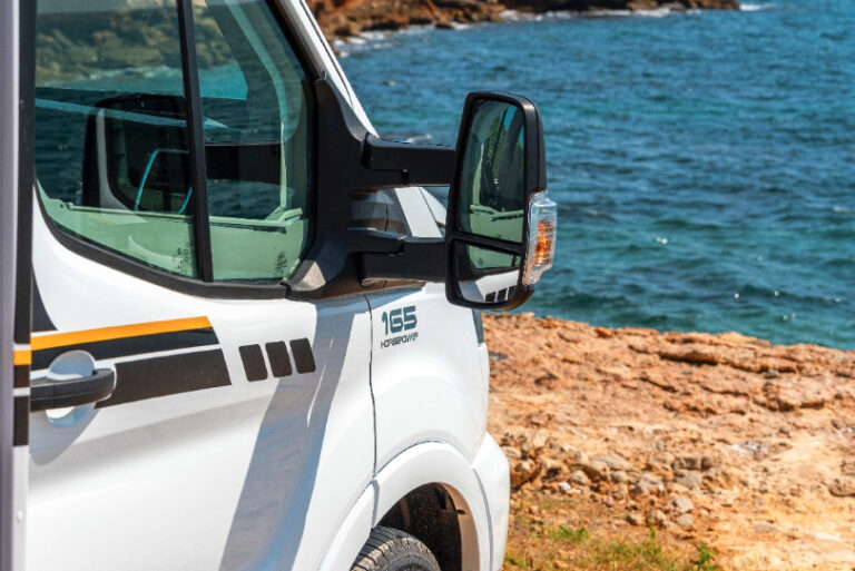 alquiler autocaravana perfilada barcelona costa